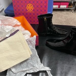 Tory Burch black patent leather ankle boots size 7only worn 2 times